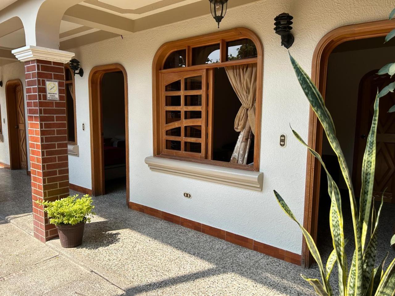 Posada Don Miguel Panajachel Ngoại thất bức ảnh